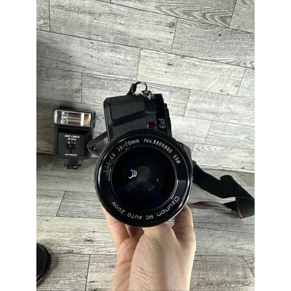 Pentax P3 35mm SLR Film Camera With Zunon 35-75mm Lens and DX-700 Auto Flash - Picture 5 of 8